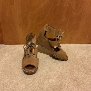 Sorel Tan Women's Sandals with Lace-Up Design